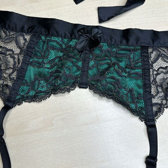 Victoria’s Secret• XS• GARTER BELT • emerald green Black & gold lace • 1610 WA - Picture 3 of 12